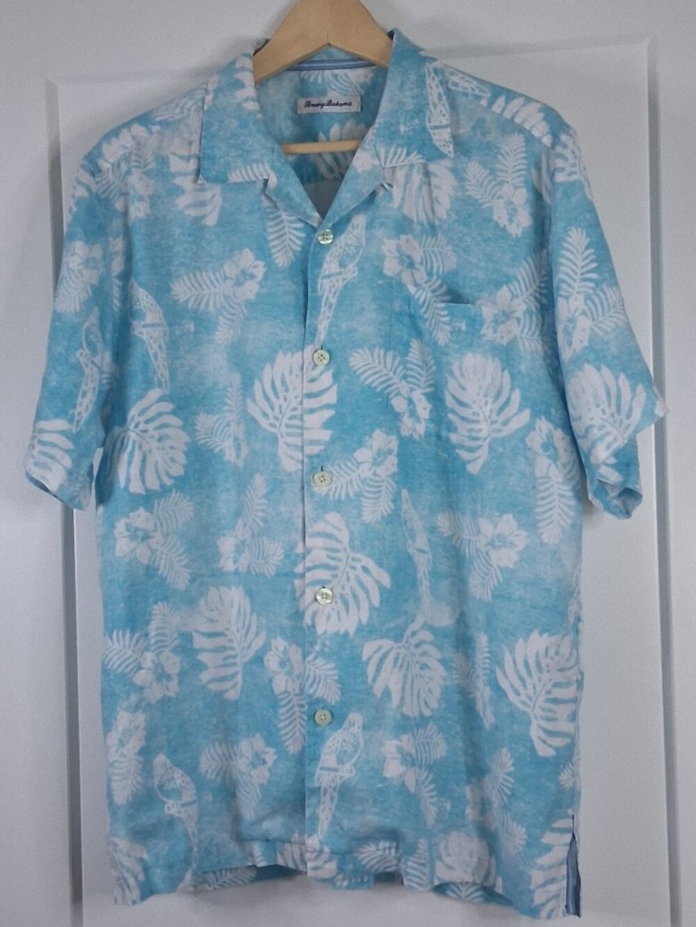 Tommy Bahama Paradise Breezer Shirt Mens M 100% Linen Blue Parrot Tropical